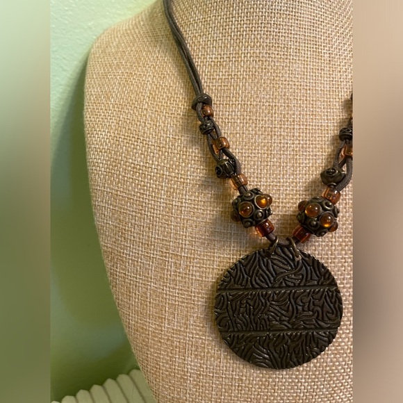 Boho orange bead and metal disc necklace - Picture 3 of 4